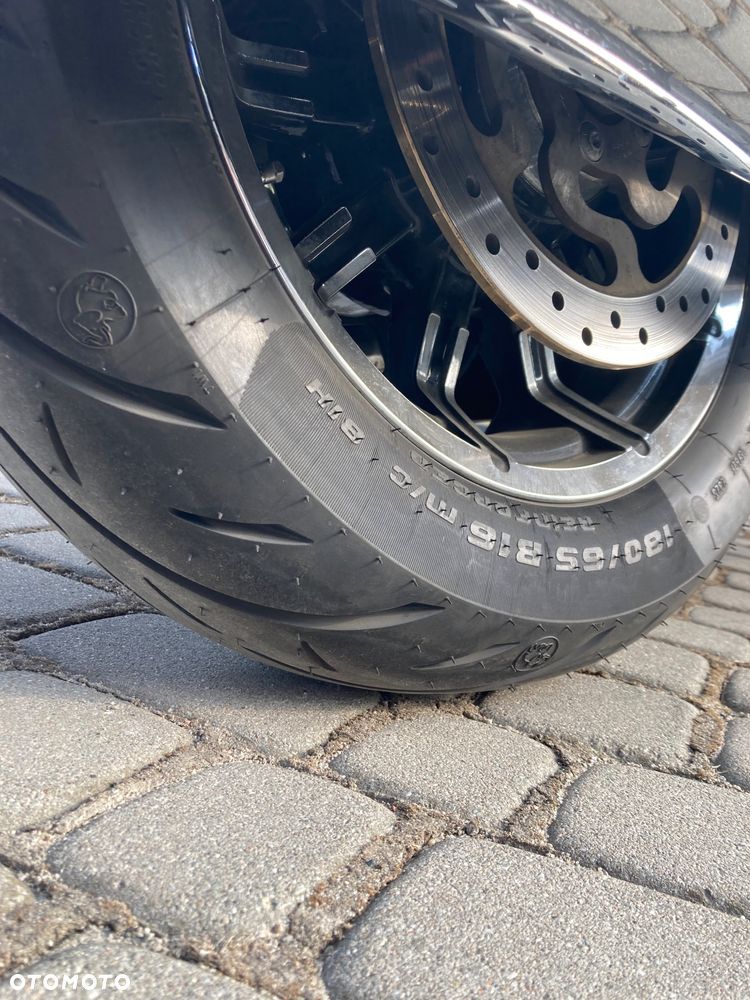 Harley-Davidson FLH Electra Glide - 12