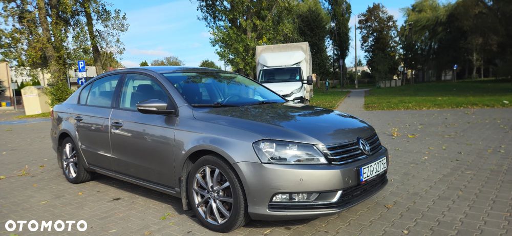 Volkswagen Passat - 2