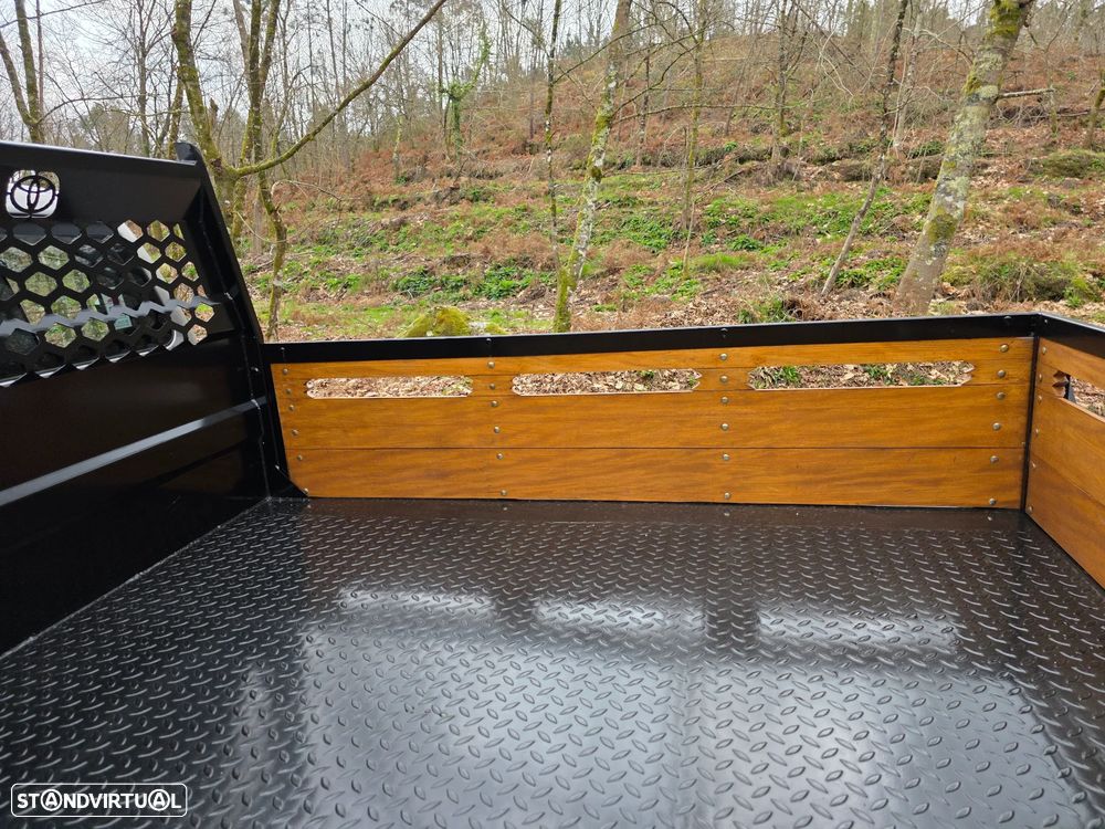 Toyota Hilux 4x4 Extra Cab Sol - 14