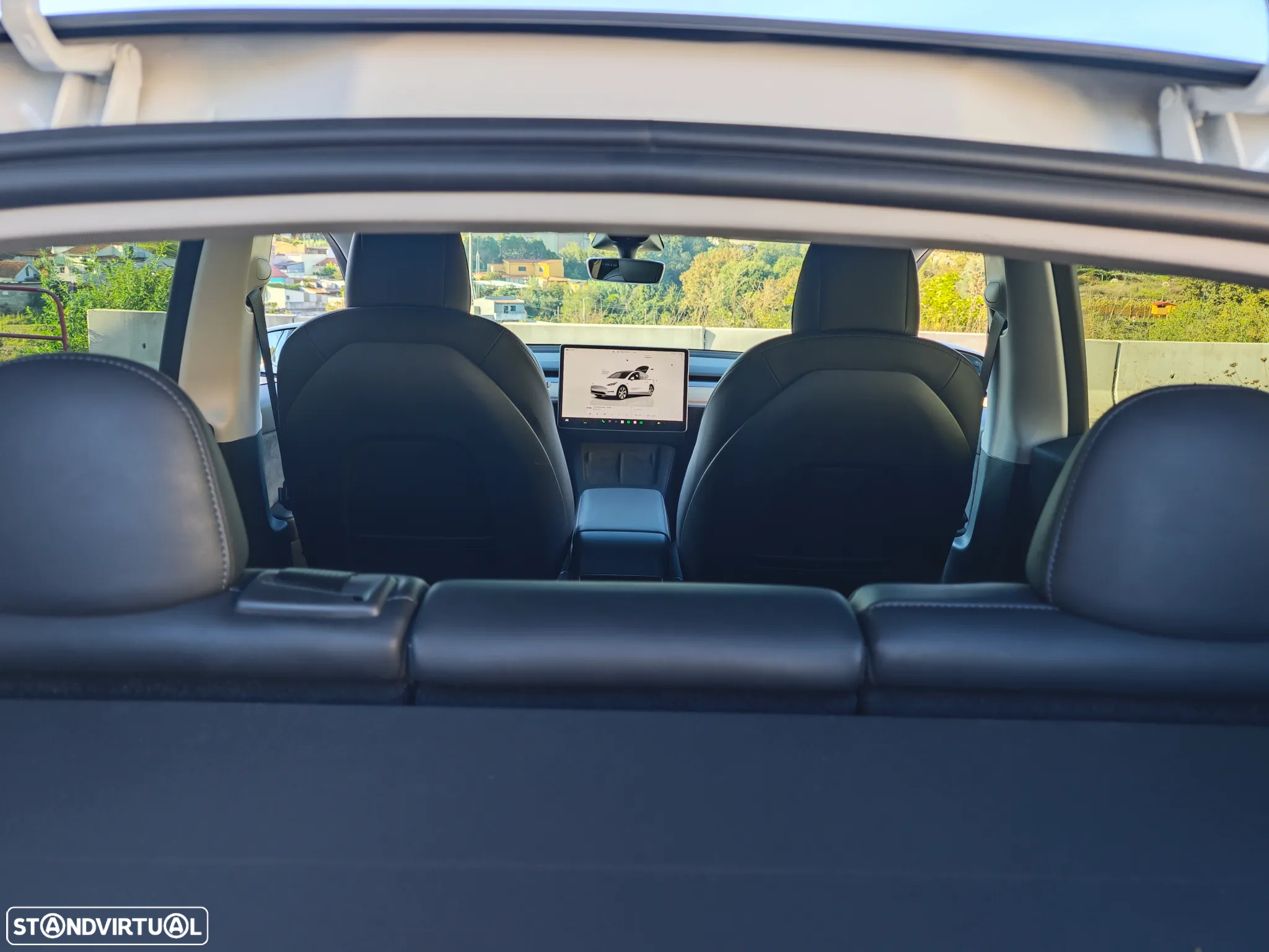 Tesla Model Y Long Range Dual Motor AWD - 21