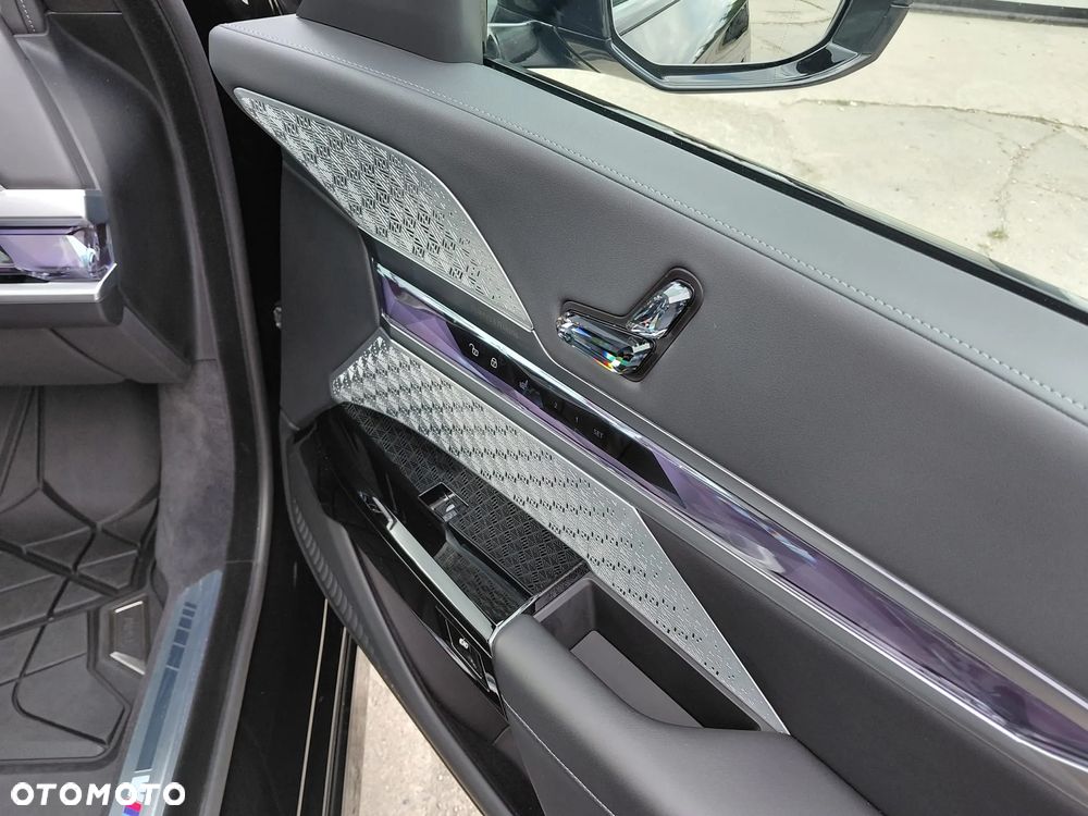 BMW Seria 7 - 11