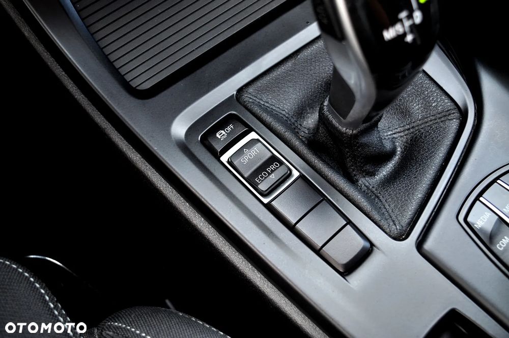 BMW X1 sDrive20d Sport Line - 30