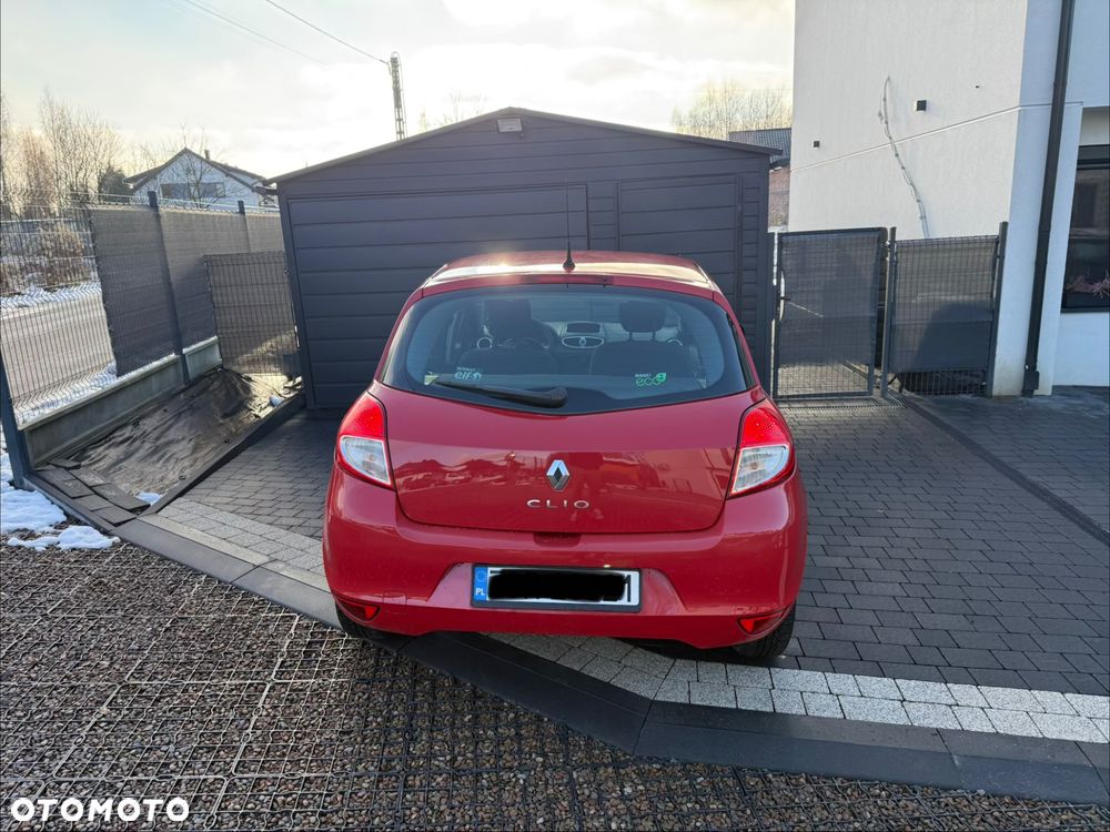 Renault Clio 1.2 16V Alize Euro5 - 6