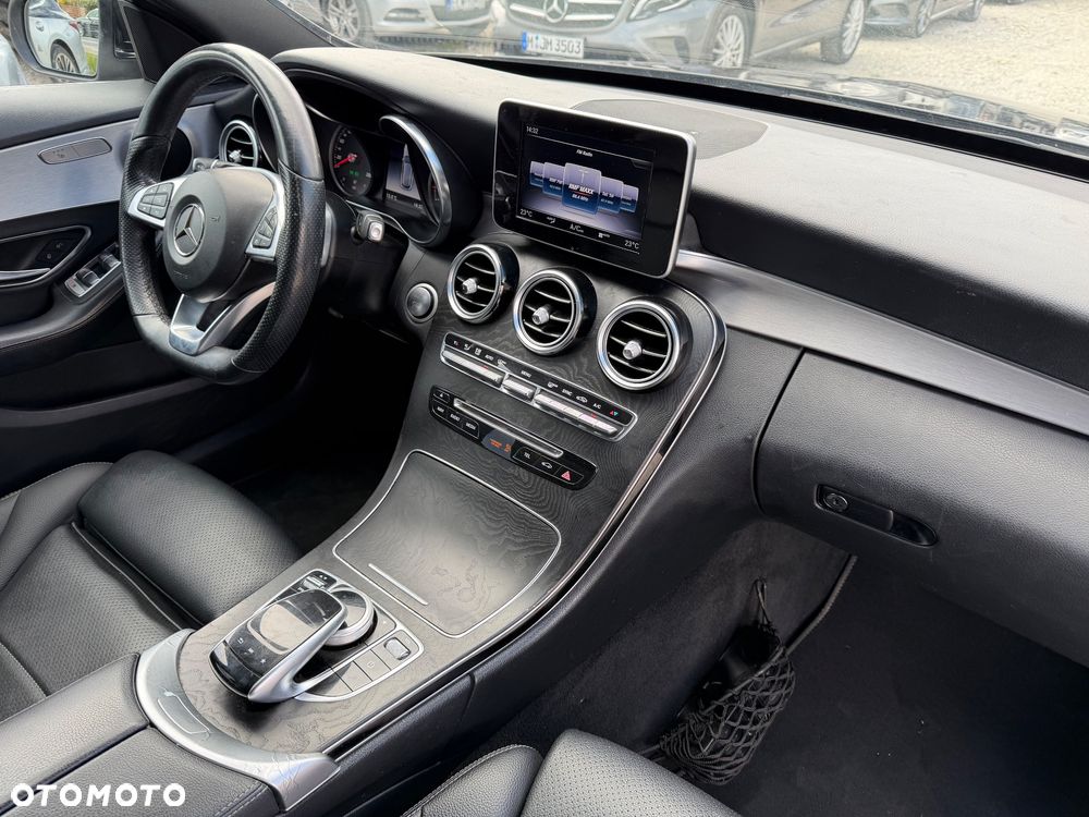 Mercedes-Benz Klasa C 180 9G-TRONIC AMG Line - 39