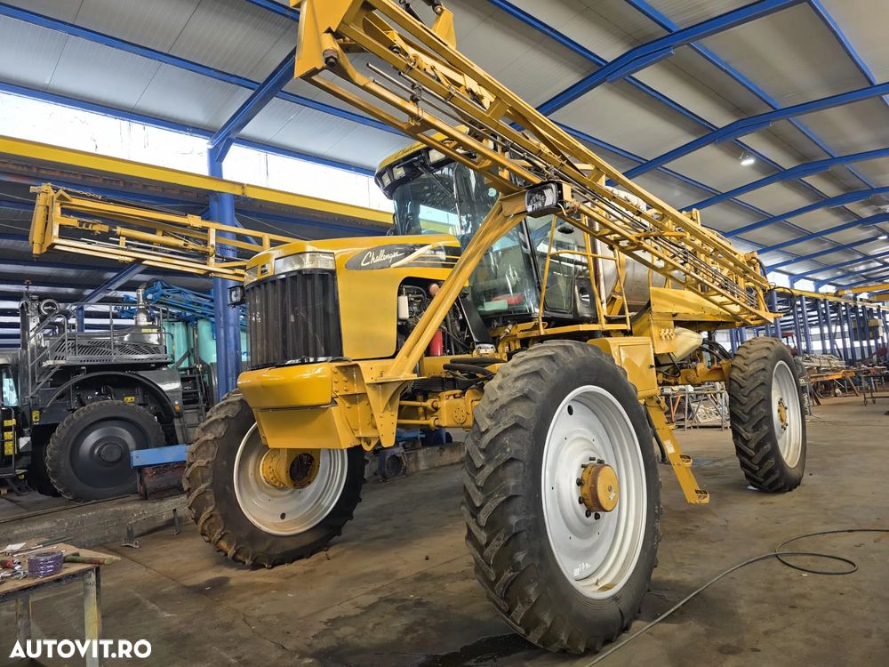 Challenger rogator 1074