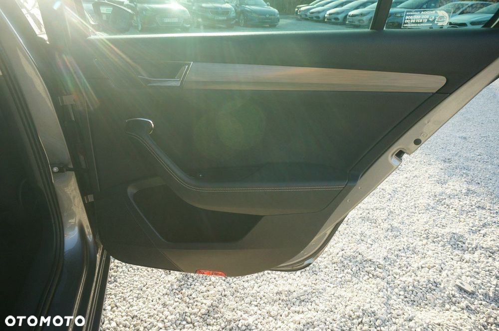 Skoda Superb 2.0 TDI SCR Style DSG - 31