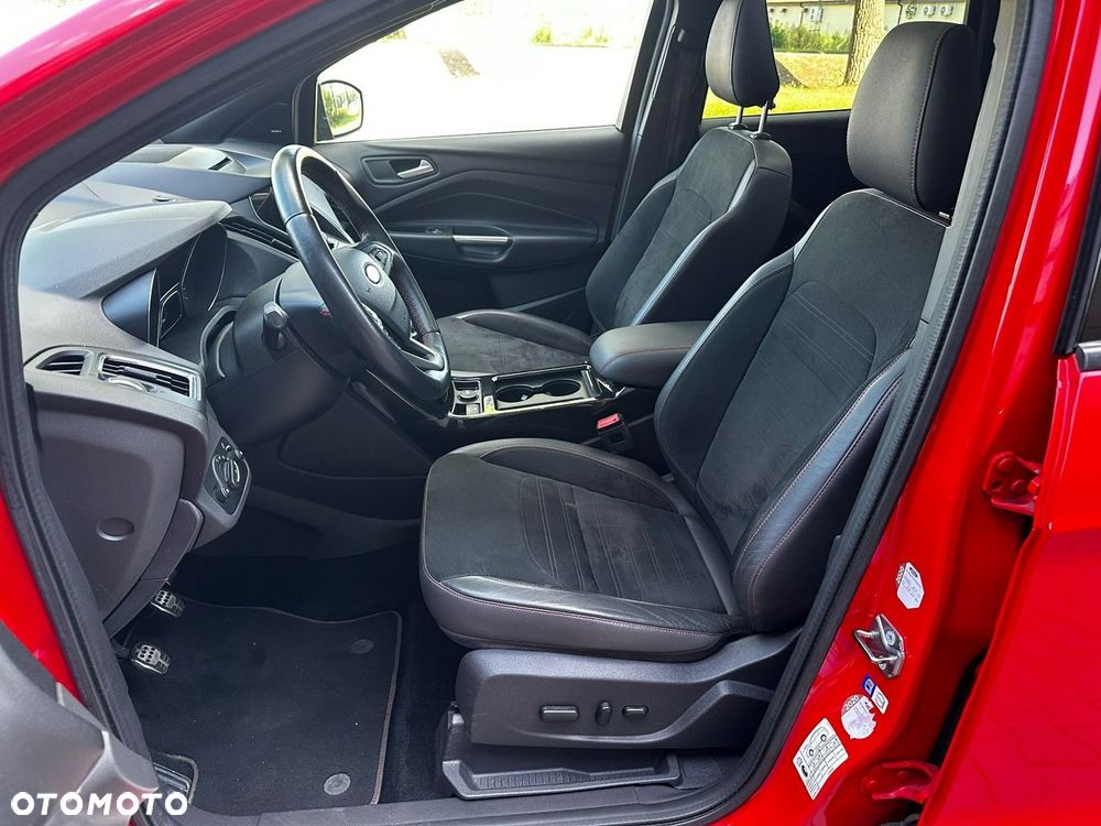 Ford Kuga 1.5 EcoBoost 2x4 ST-Line - 6