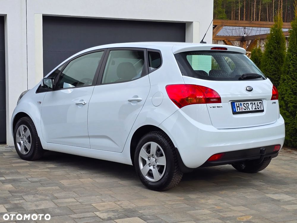 Kia Venga - 12