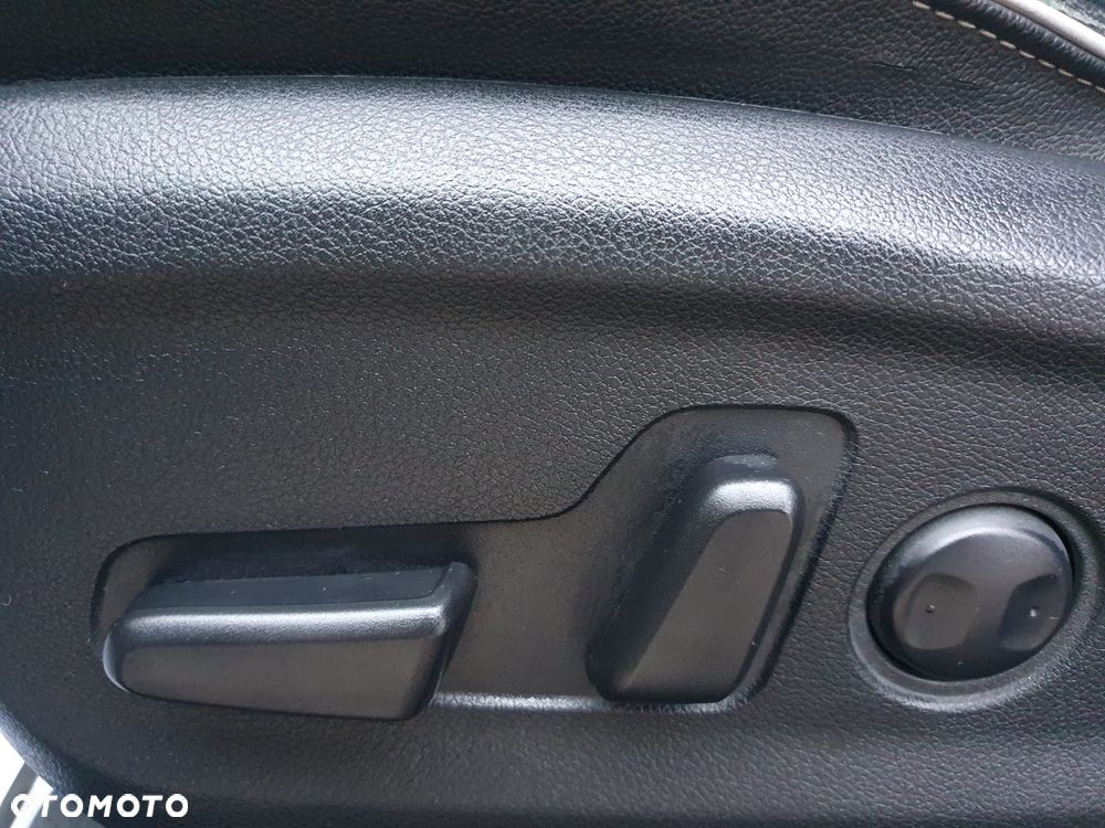 Kia Sportage 1.6 T-GDI AWD GT LINE - 11