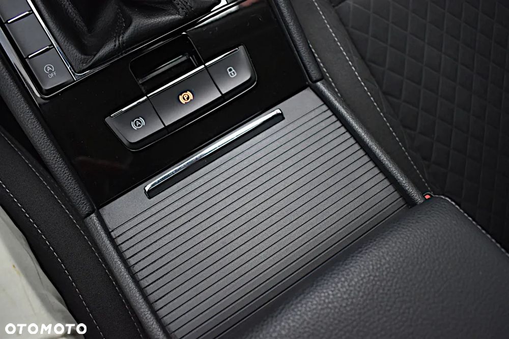 Skoda Superb 1.6 TDI Style - 33
