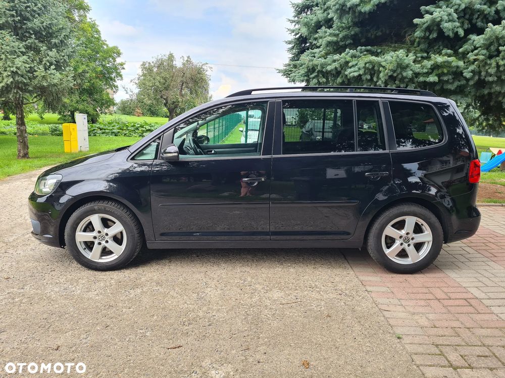 Volkswagen Touran - 16