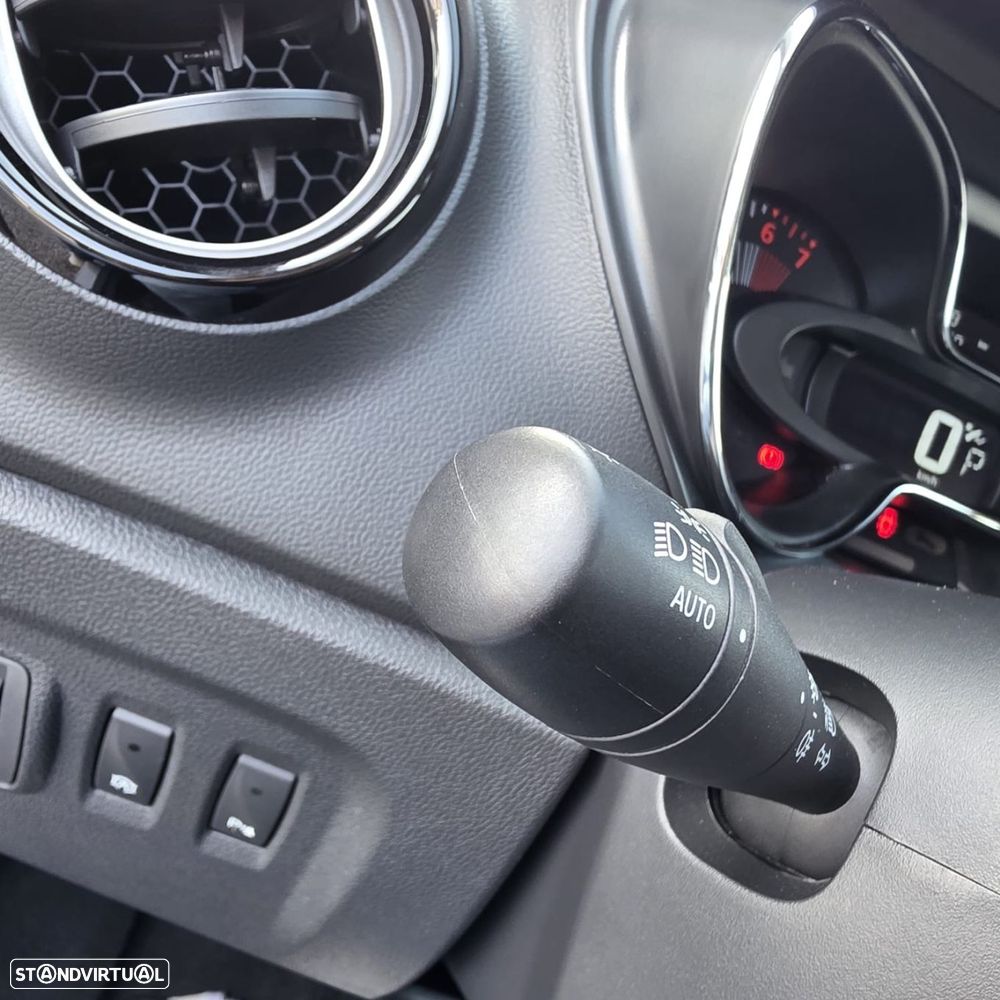 Renault Captur 1.2 TCe Exclusive EDC - 20