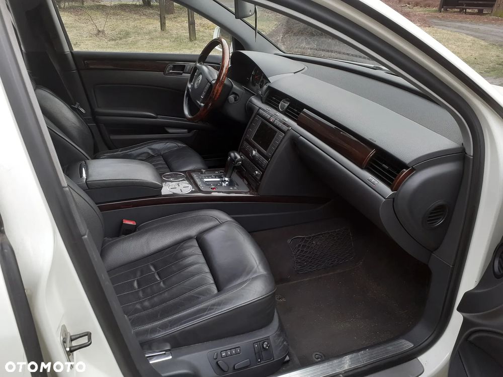 Volkswagen Phaeton - 15