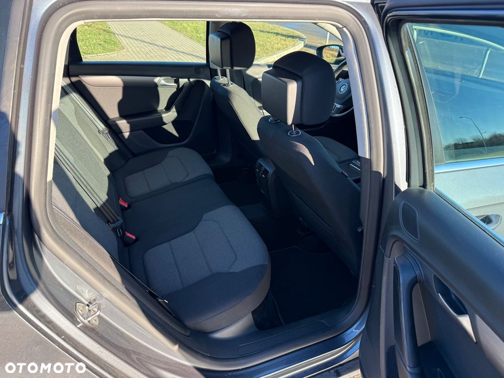 Volkswagen Passat 2.0 TDI BlueMotion Technology Comfortline - 11