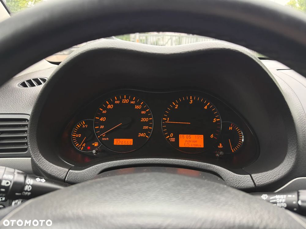Toyota Avensis 2.0 D-4D - 30