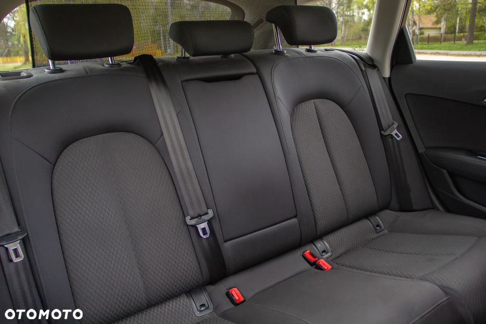 Audi A6 Avant 2.0 TDI Ultra S tronic - 21