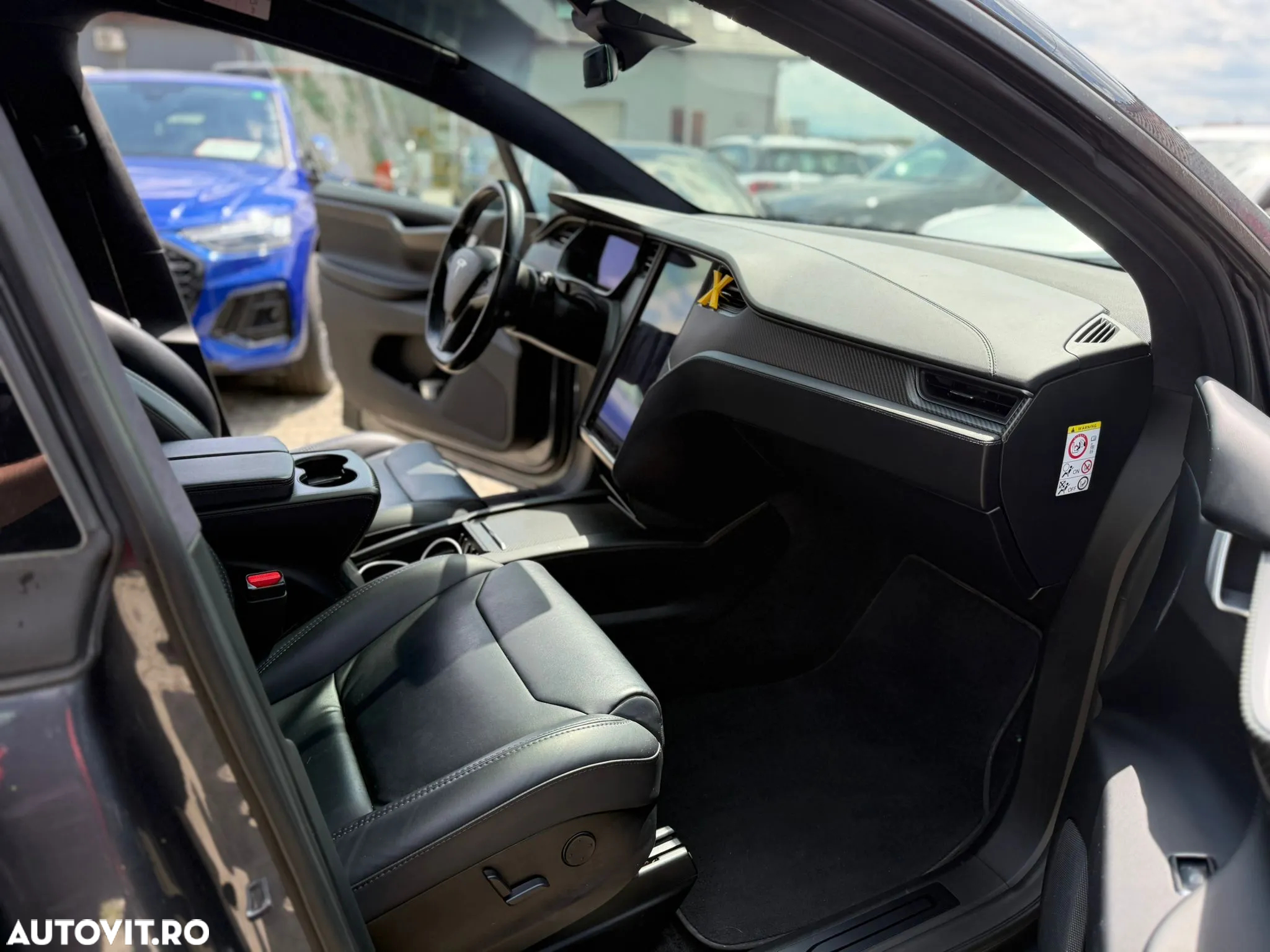Tesla Model X - 20