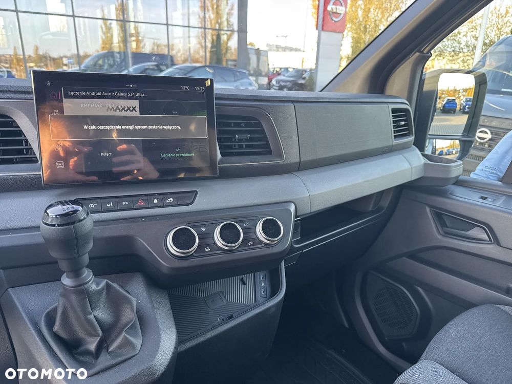 Nissan Interstar - 11