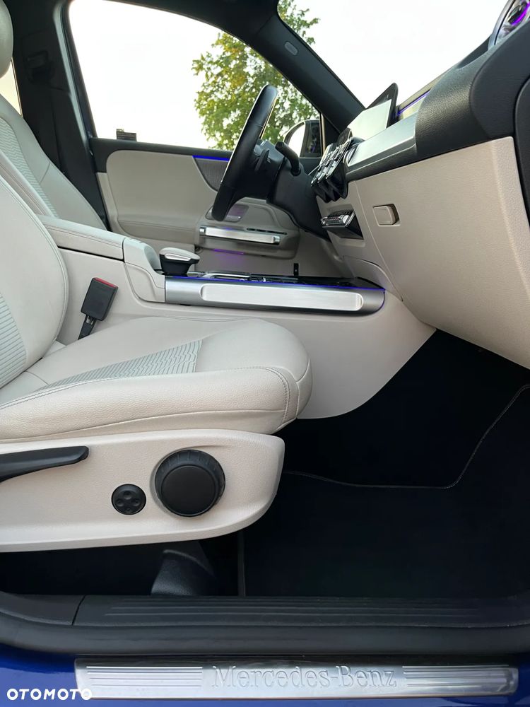 Mercedes-Benz GLB 200 Progressive 7G-DCT - 32