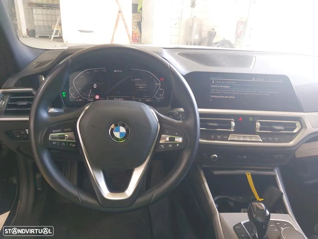 BMW 320 e Touring Corporate Edition Auto - 10