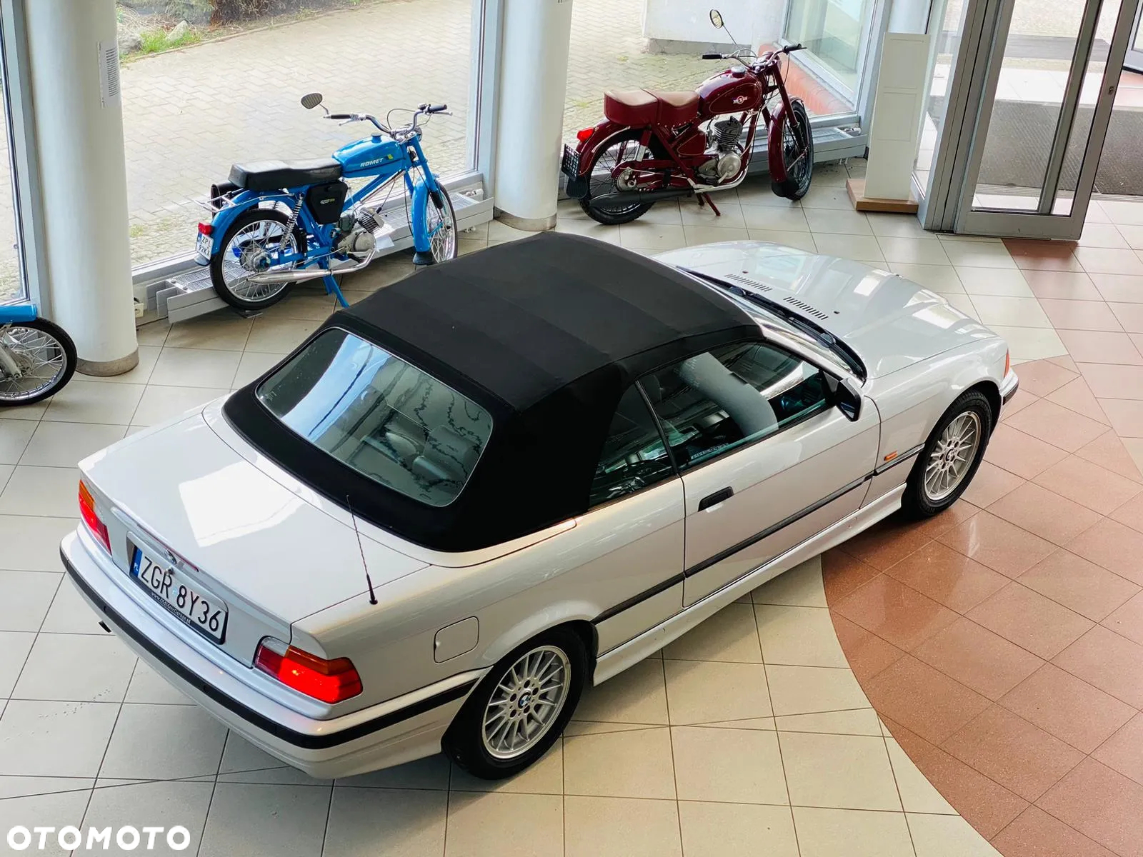 BMW Seria 3 318i Cabriolet - 3