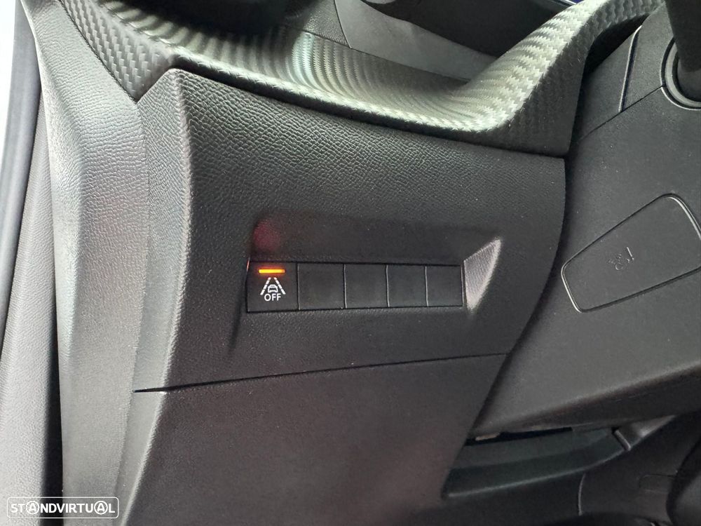 Peugeot 2008 1.2 PureTech GT - 12