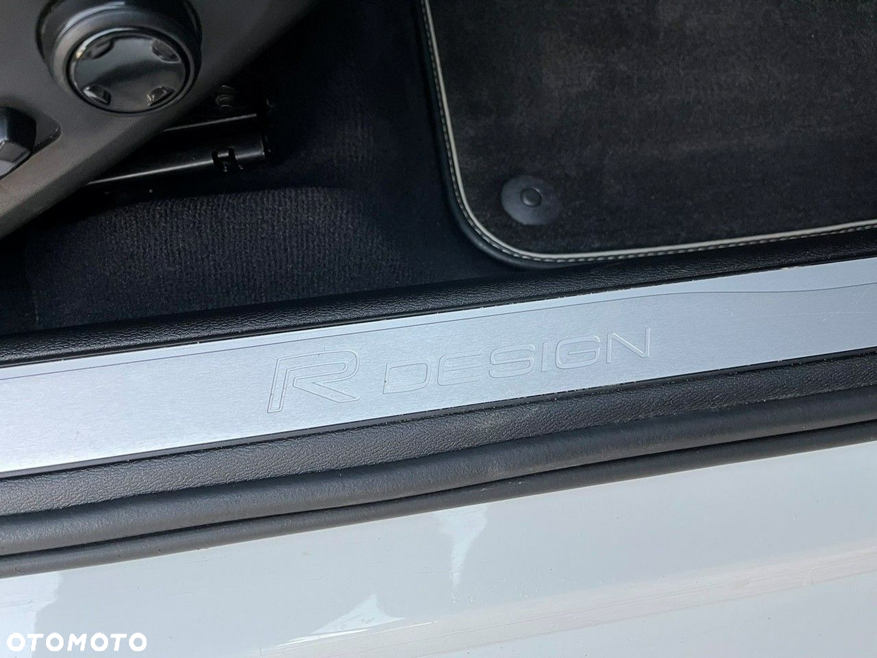Volvo S60 T4 R-Design - 16