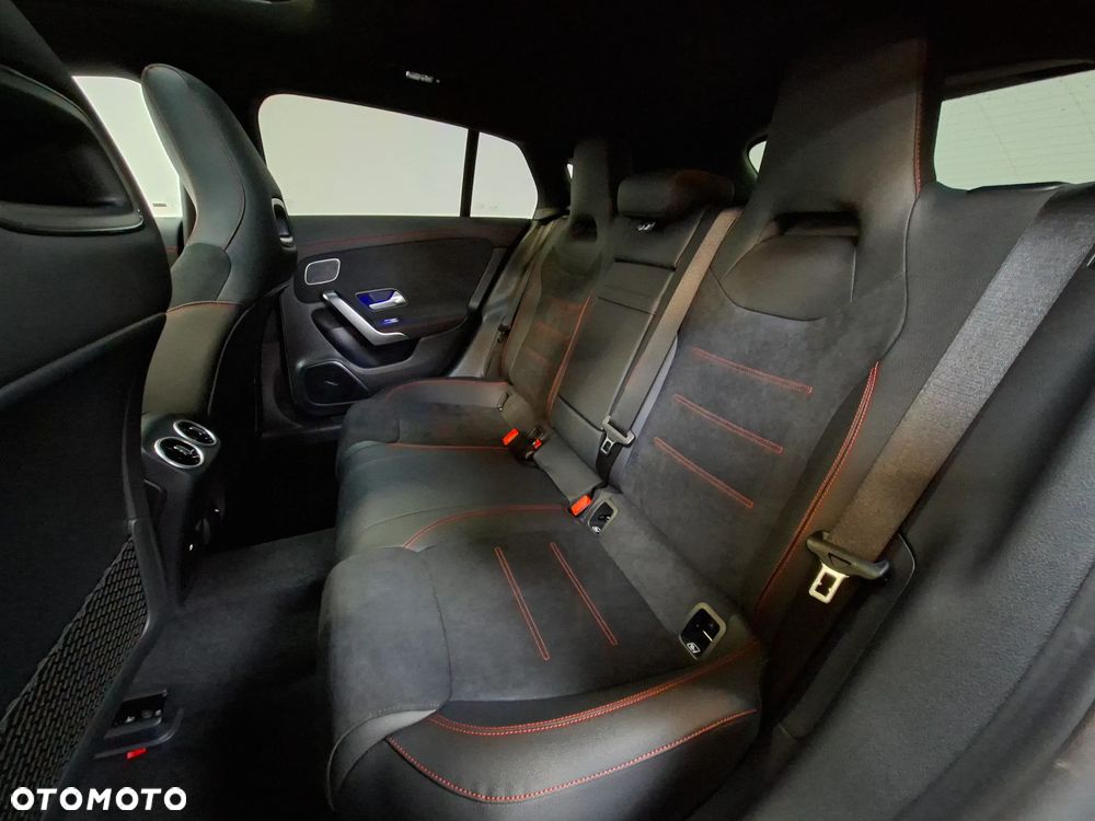 Mercedes-Benz CLA 200 AMG Line 7G-DCT - 8