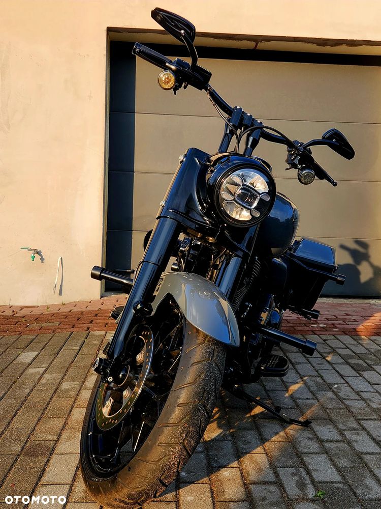 Harley-Davidson Touring Road King - 19