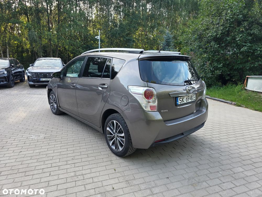 Toyota Verso 1.8 Premium 7os - 8