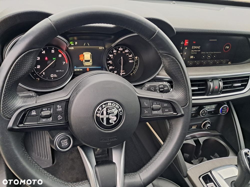 Alfa Romeo Stelvio 2.0 Turbo 16V AT8-Q4 Veloce - 30