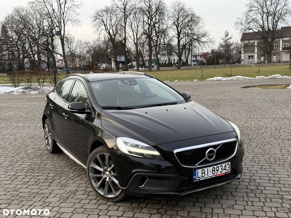 Volvo V40 Cross Country D3 Momentum - 1