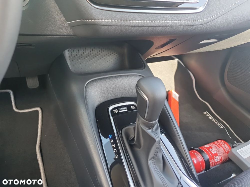 Toyota Corolla 1.8 Hybrid Comfort - 18