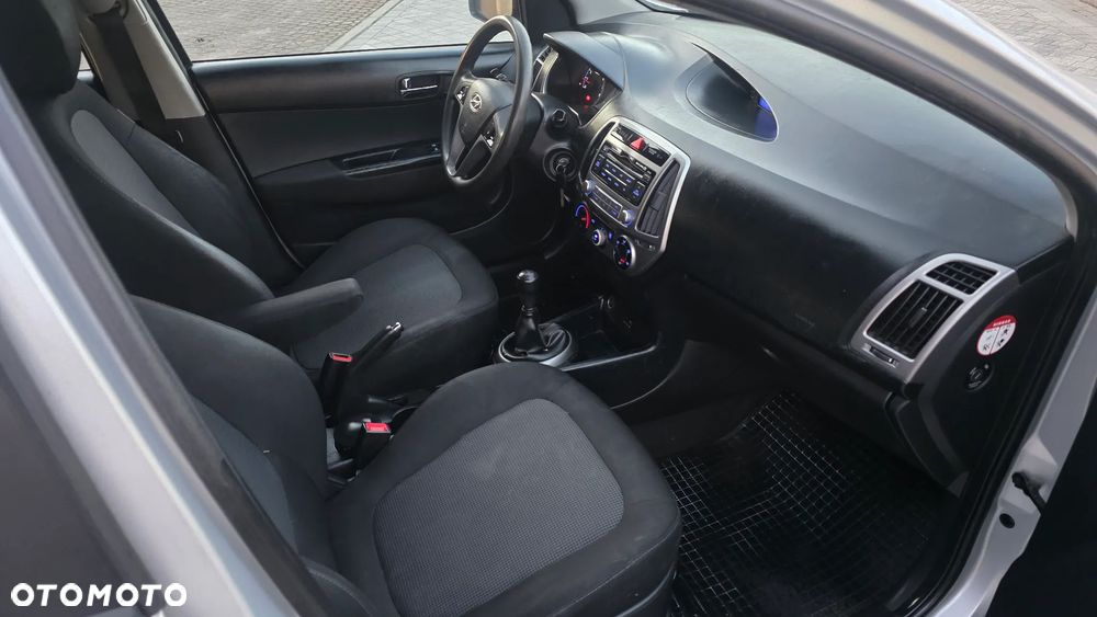 Hyundai i20 - 13