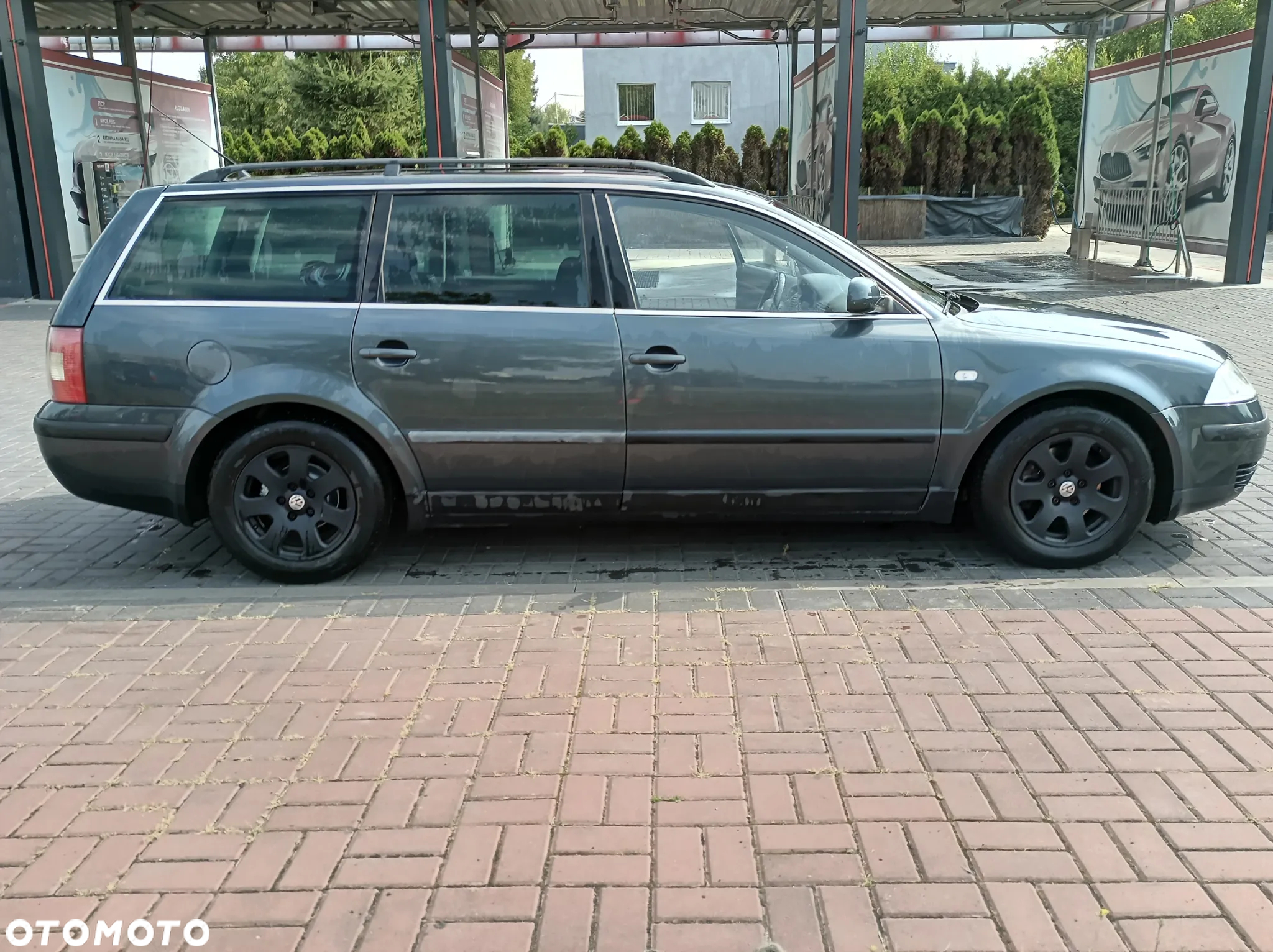 Volkswagen Passat 1.9 TDI Highline - 11