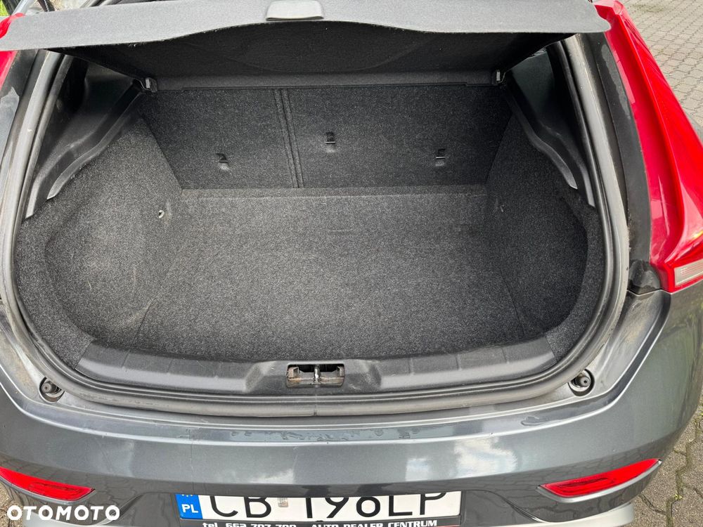Volvo V40 D2 R-Design - 7