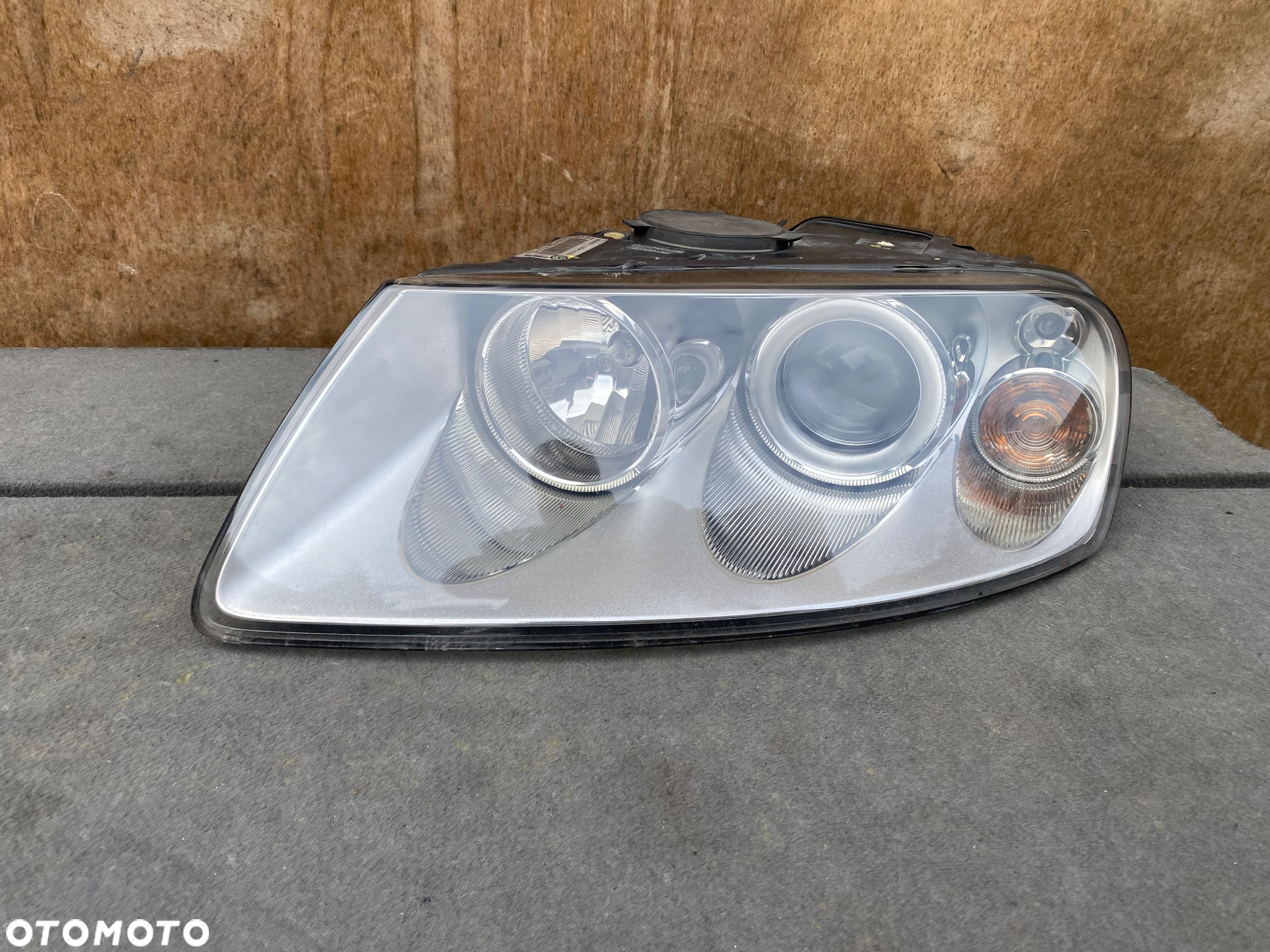 lampa touareg I 7L zwykła  lewa eu  cała - 2