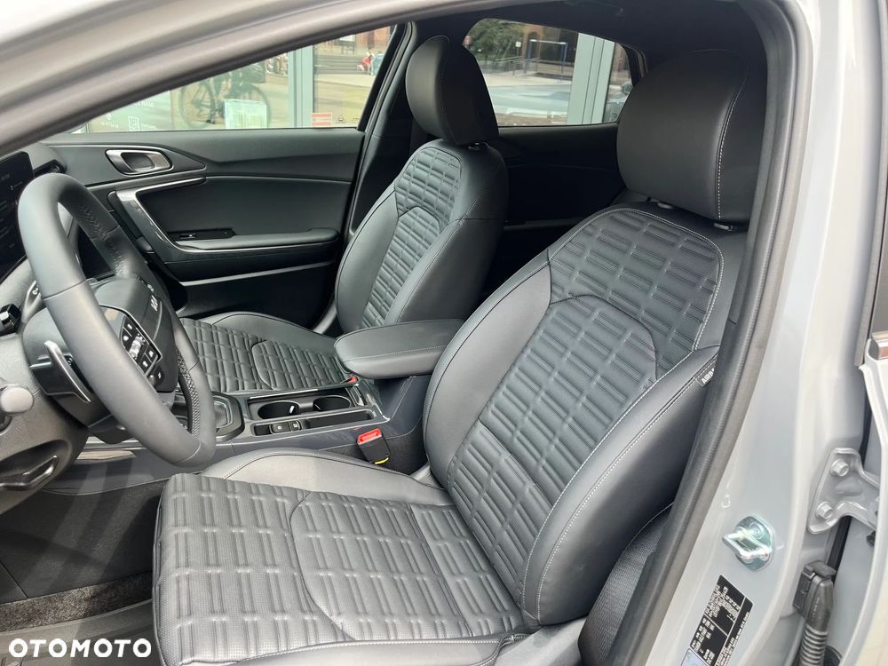 Kia XCeed 1.6 T-GDI Business Line DCT - 14
