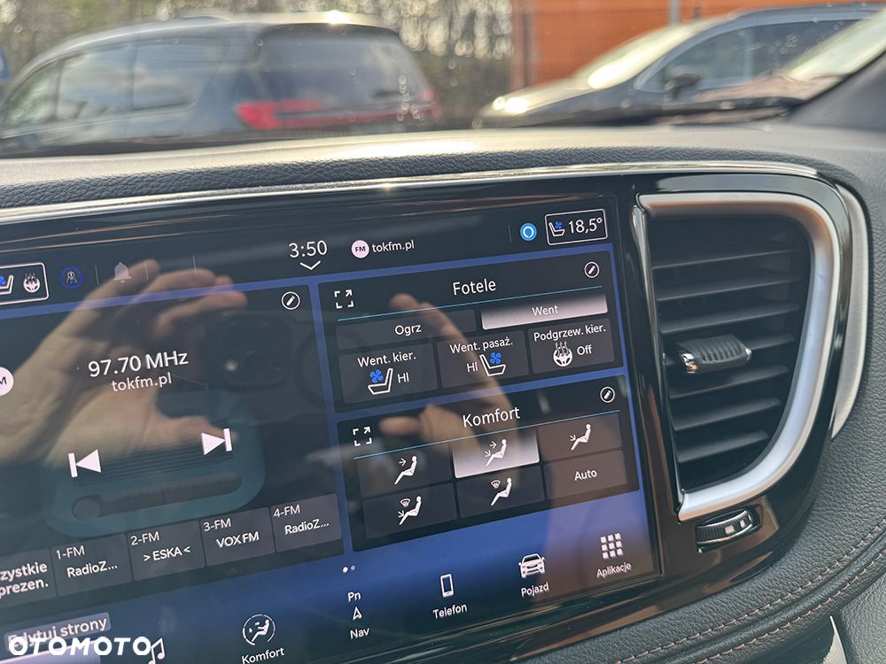 Chrysler Pacifica - 30