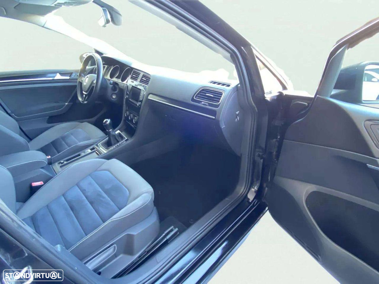 VW Golf 1.6 TDi Highline - 10