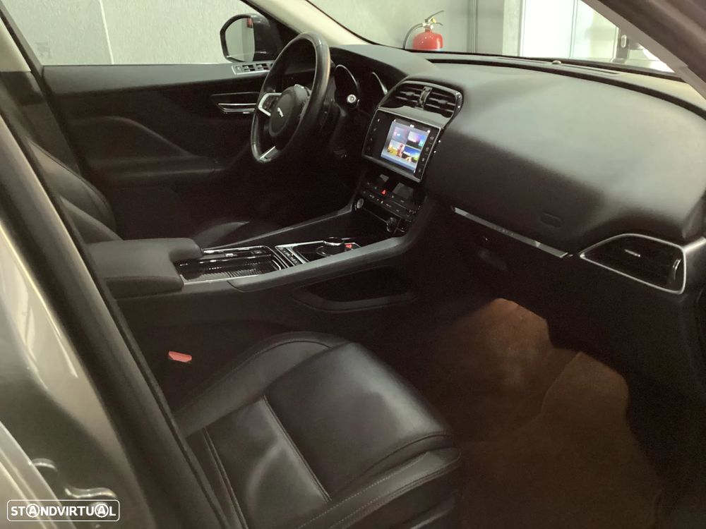 Jaguar F-Pace 2.0 i4D Portfolio Aut. - 22