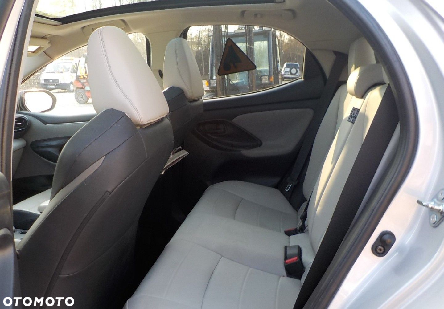 Toyota Yaris - 30