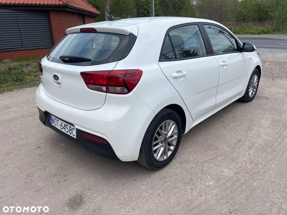 Kia Rio - 4