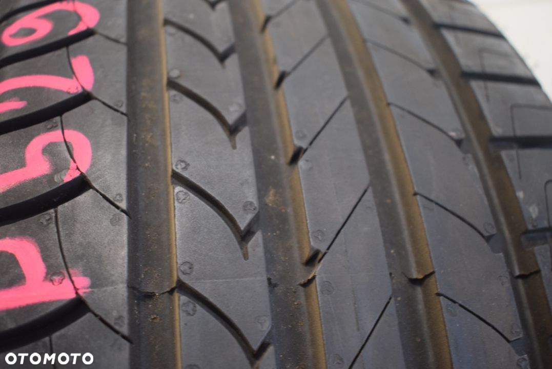 R17 235/45 Goodyear Efficient grip  Pojedyncza - 2