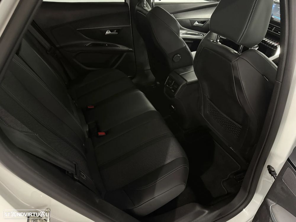 Peugeot 3008 PureTech 130 Stop & Start GPF Allure - 29