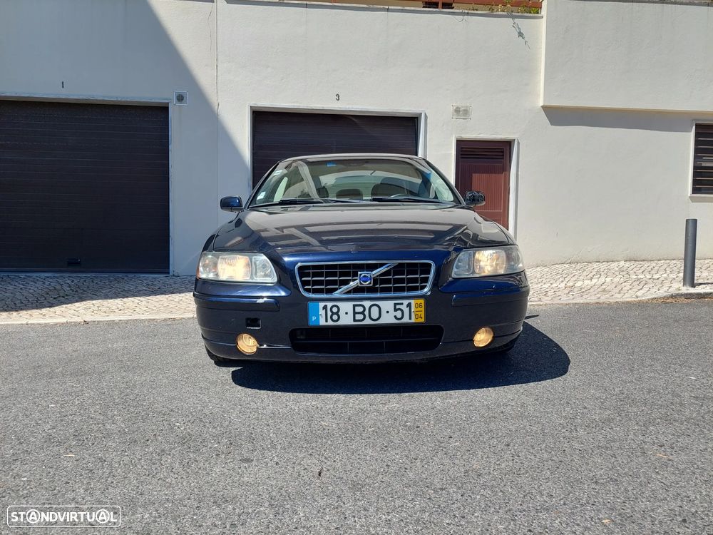 Volvo S60 2.4 D5 Nivel 3 - 1