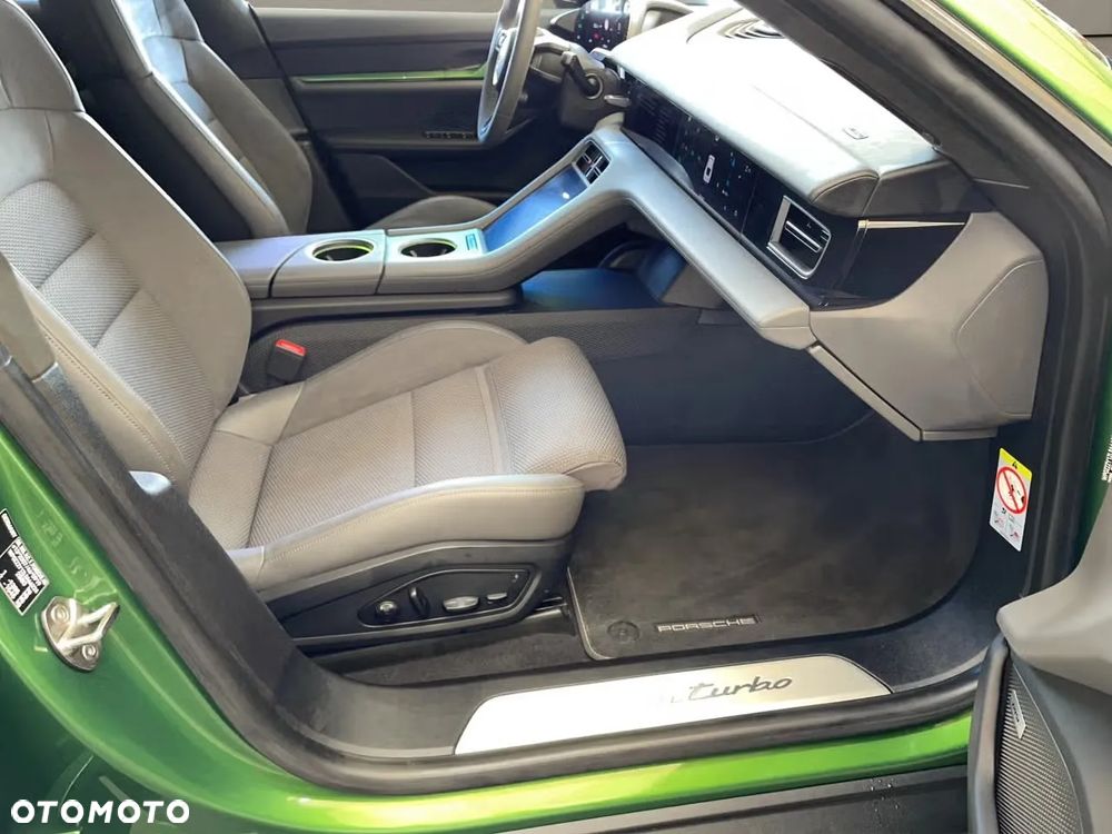 Porsche Taycan 19 - 10