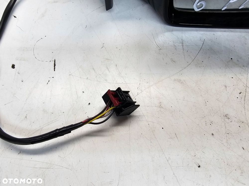 LUSTERKO ZEWNĘTRZNE PRAWE AUDI Q3 8U 6 PIN LY9B UK - 2