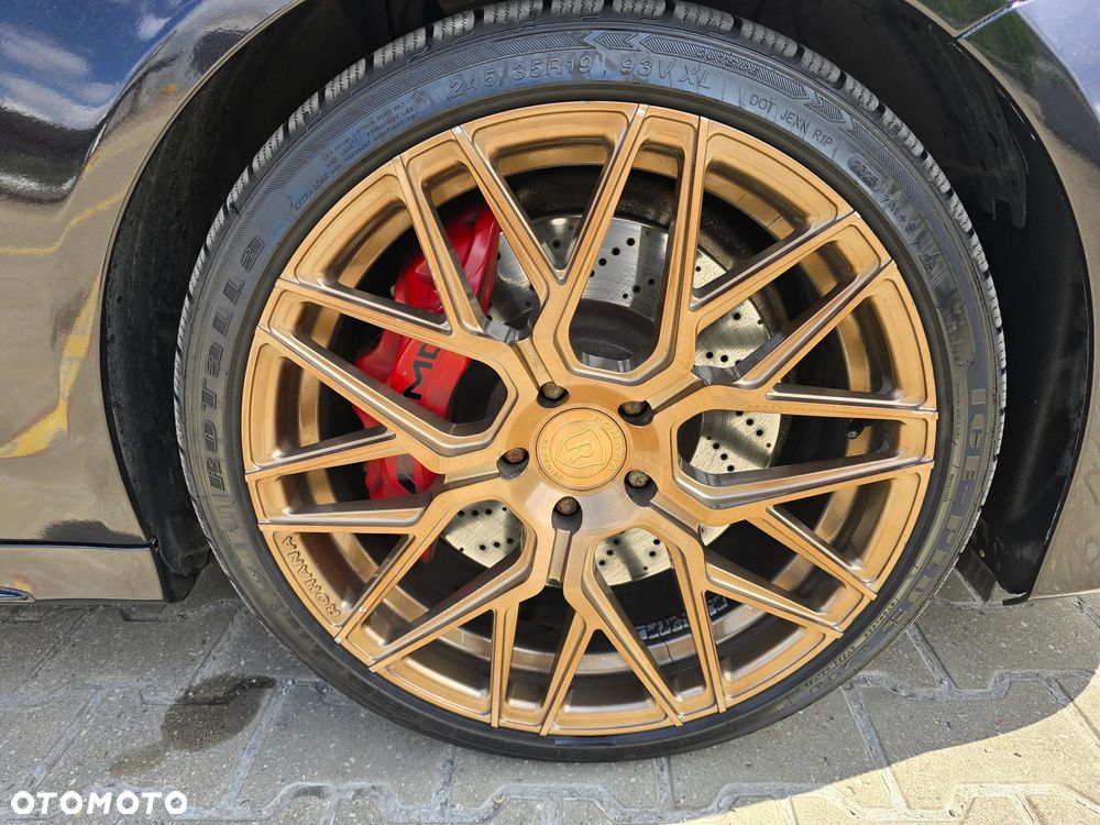 Mercedes-Benz Klasa C AMG 63 AMG Speedshift 7G-MCT - 36