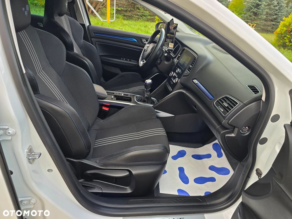 Renault Megane ENERGY TCe 130 GT LINE - 27